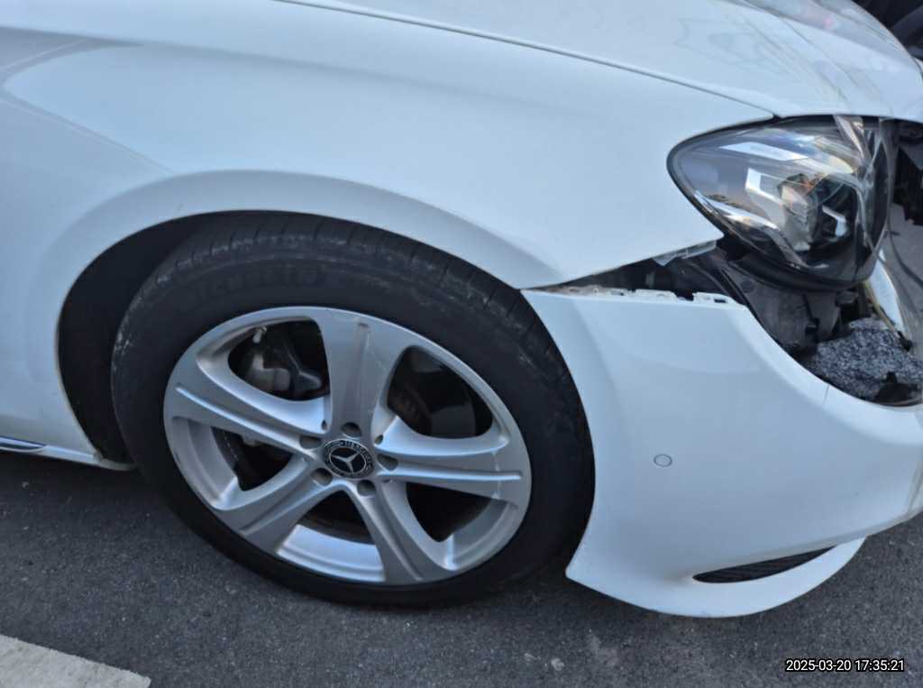 2018 Mercedes-Benz E200, photograph 5