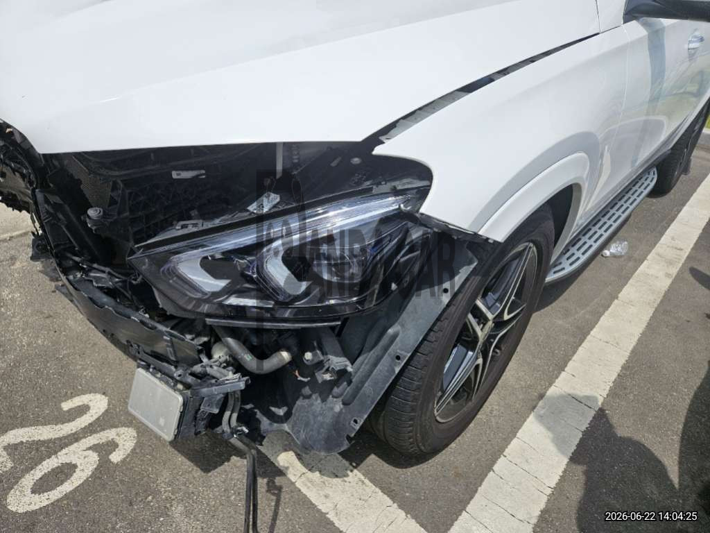 2021 Mercedes-Benz GLE400 d 4MATIC Coupe, photograph 4