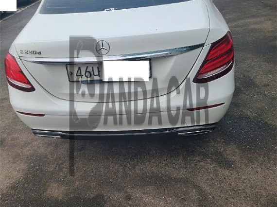 2018 Mercedes-Benz E220 d, photograph 2