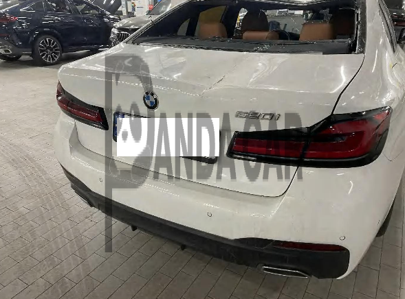 2023 BMW 520i, photograph 2