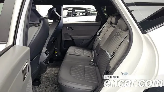 Kia Seltos Gasoline 1.6T 2WD — photo 1 of 35