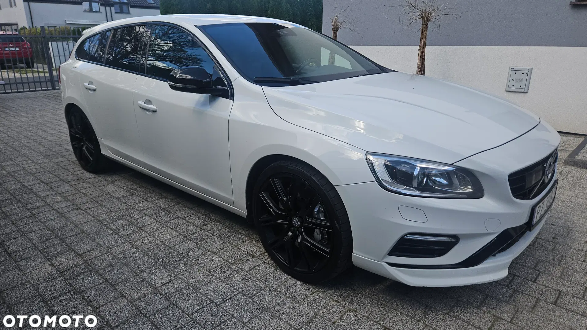 2016 Volvo V60, photograph 3
