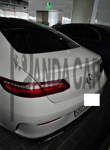 2020 Mercedes-Benz Benz E220 d Coupe, photograph 2
