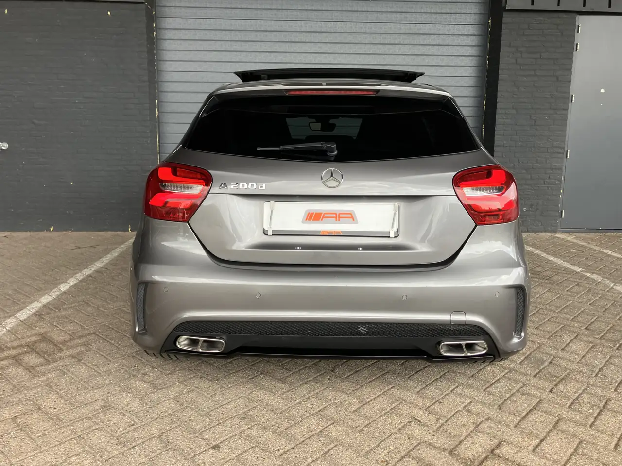 2016 Mercedes-Benz A 200 d ///AMG PANO-XENON-LED, photograph 5