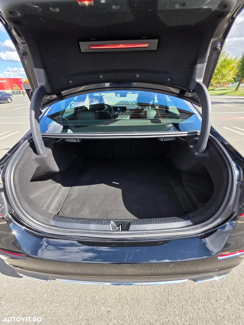 2020 Mercedes-Benz A 180 7G-DCT Edition 2020, photograph 11
