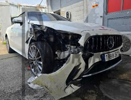 2023 Mercedes-Benz E450 4MATIC Cabriolet, photograph 5