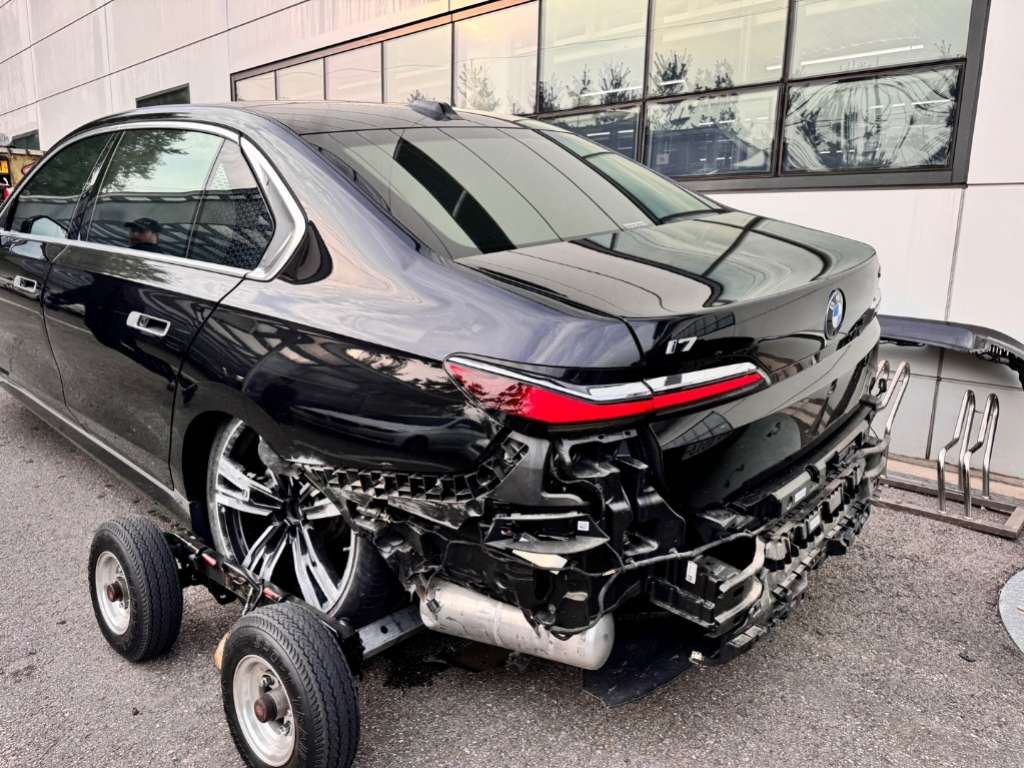 2024 BMW i7 xDrive60 M 2024 model, photograph 7