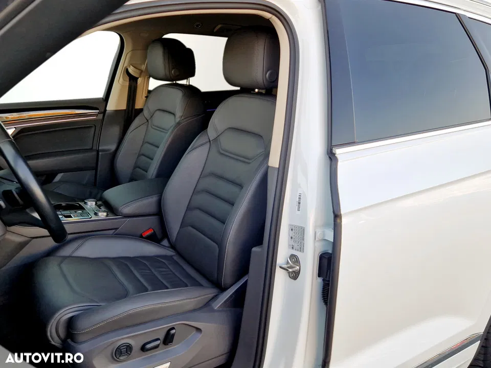 2022 Volkswagen Touareg V6 TDI Atmosphere, photograph 12