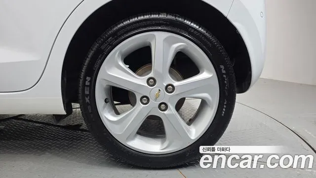 2018 ChevroletGMDaewoo Spark Premier, photograph 2