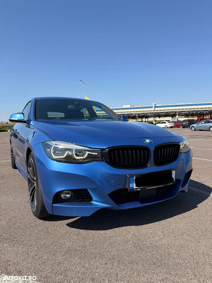 2019 BMW Seria 3, photograph 3
