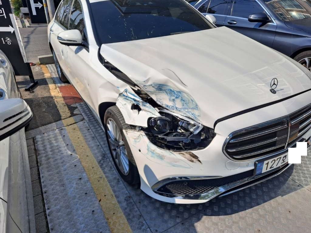 2022 Mercedes-Benz E250, photograph 5