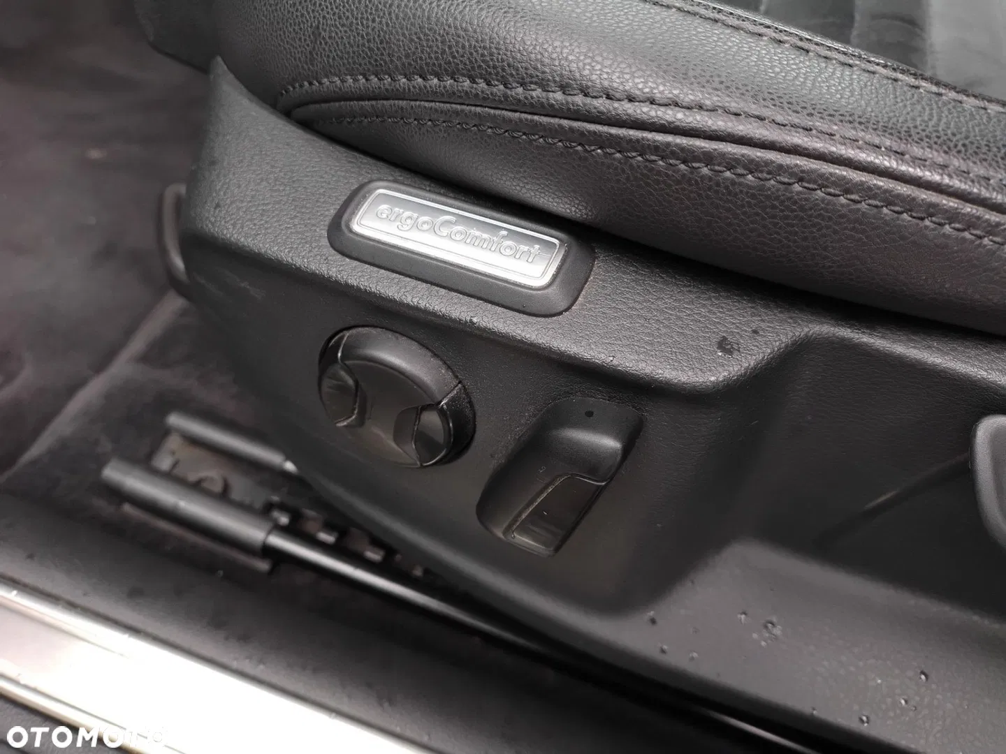 2015 Volkswagen Passat, photograph 11