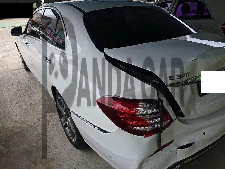 2018 Mercedes-Benz E300 4Matic, photograph 5