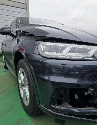 2020 Audi Q5 40 TDI quattro, photograph 1