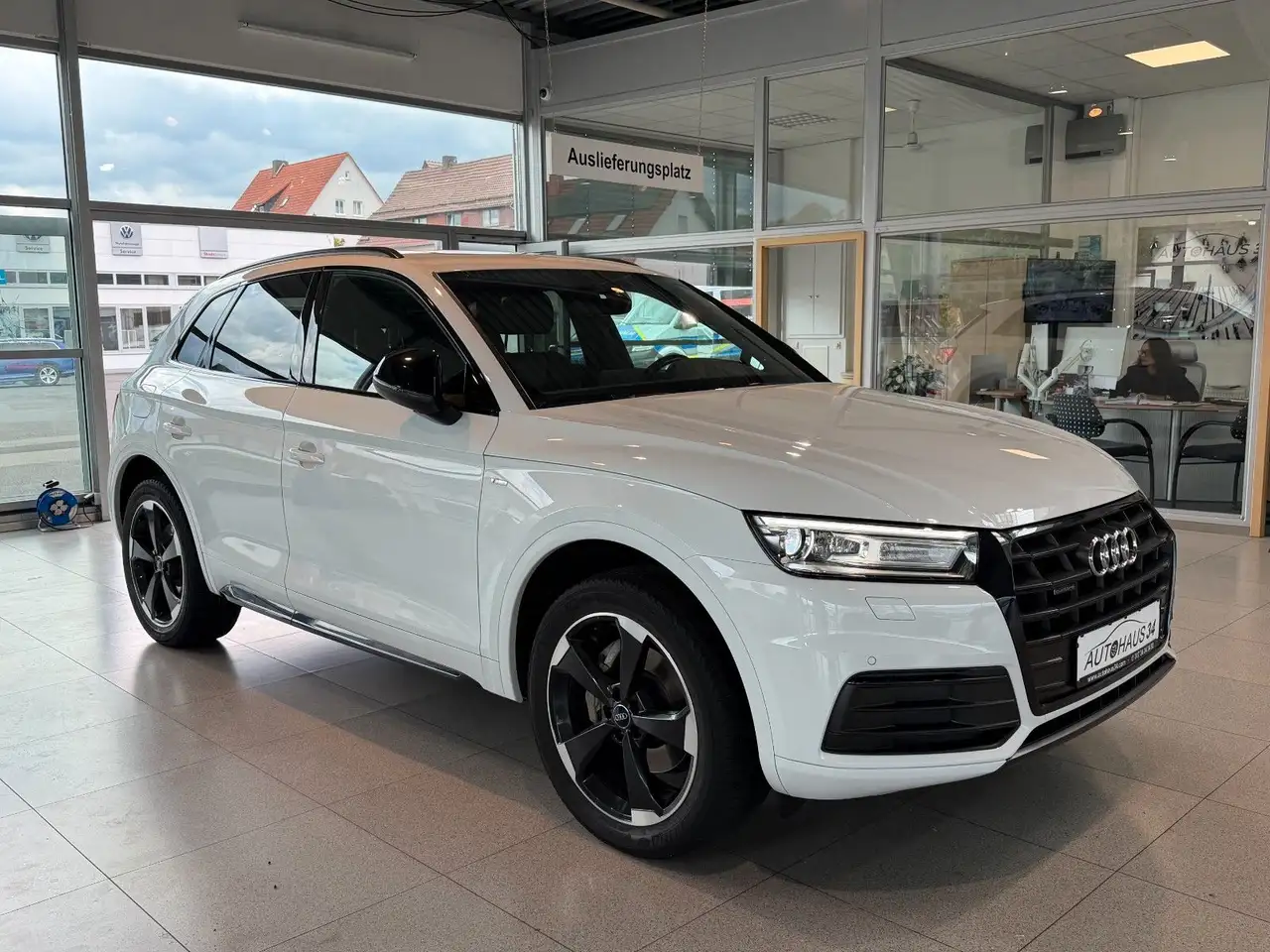 Audi Q5 40 TDI quattro sport S-Line — photo 1 of 37