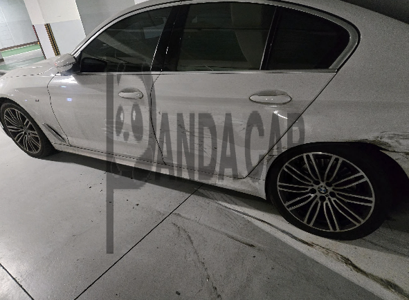 2020 BMW 520d xDrive M Sport Package, photograph 3