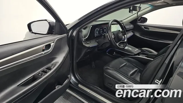 Hyundai Grandeur 2.5 — photo 1 of 36