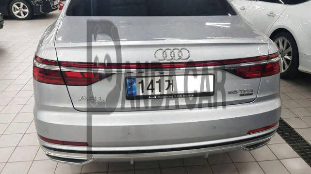 2020 Audi A8L 55 TFSI quattro, photograph 1