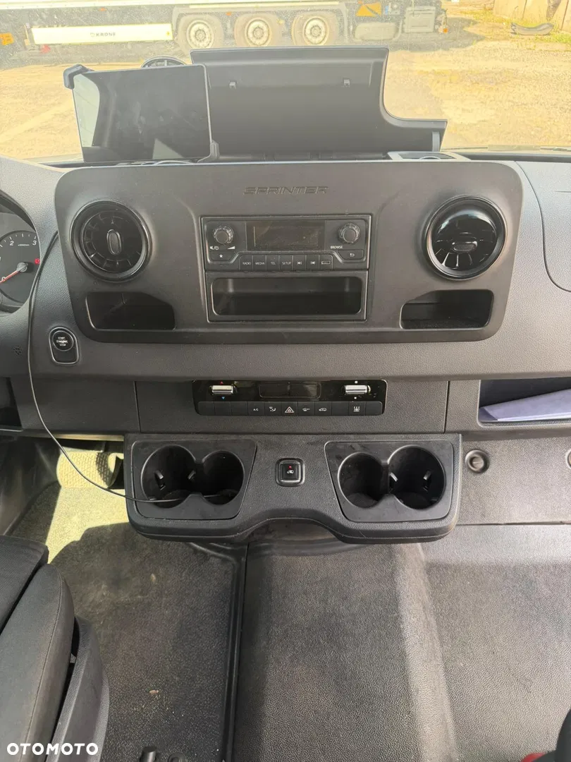 2019 Mercedes-Benz Sprinter 907.253, photograph 12