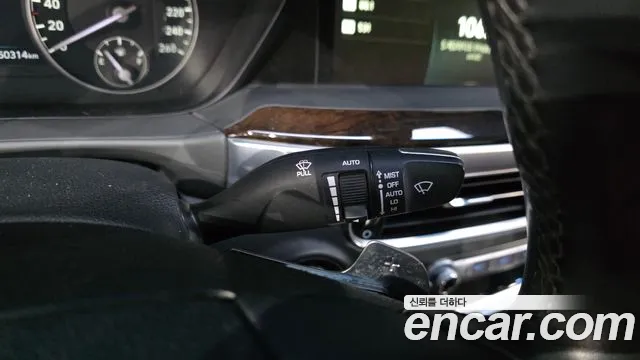 Genesis G90 3.8 AWD — photo 1 of 39