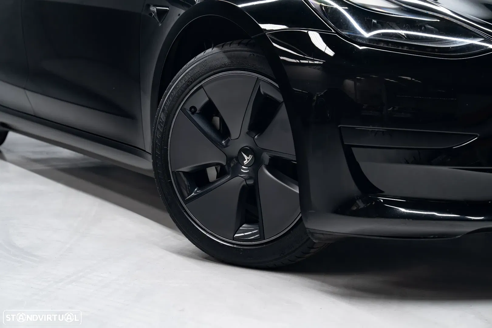 2023 Tesla Model 3 Standard Range Plus RWD, photograph 4