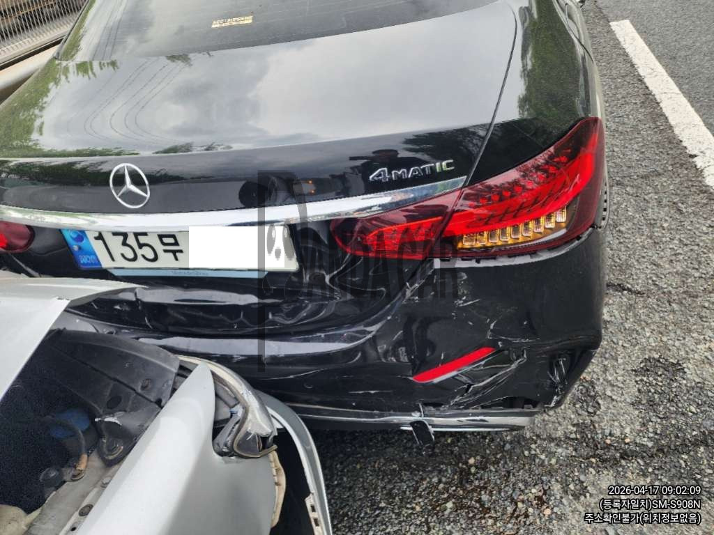 2023 Mercedes-Benz E220 d 4MATIC, photograph 2