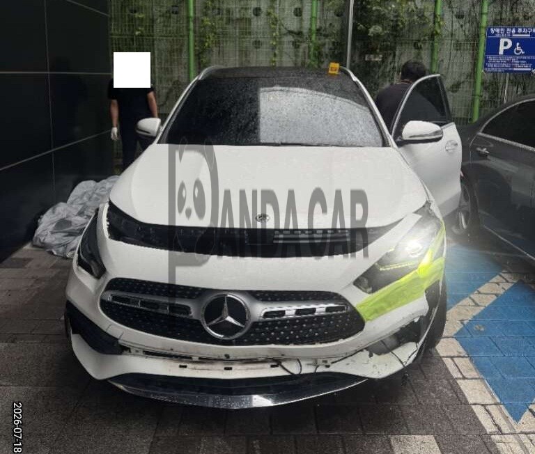 2020 Mercedes-Benz GLA250 4MATIC, photograph 1