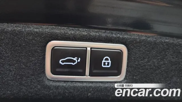 Hyundai Grandeur 2,5 Gasoline 2WD — photo 1 of 37