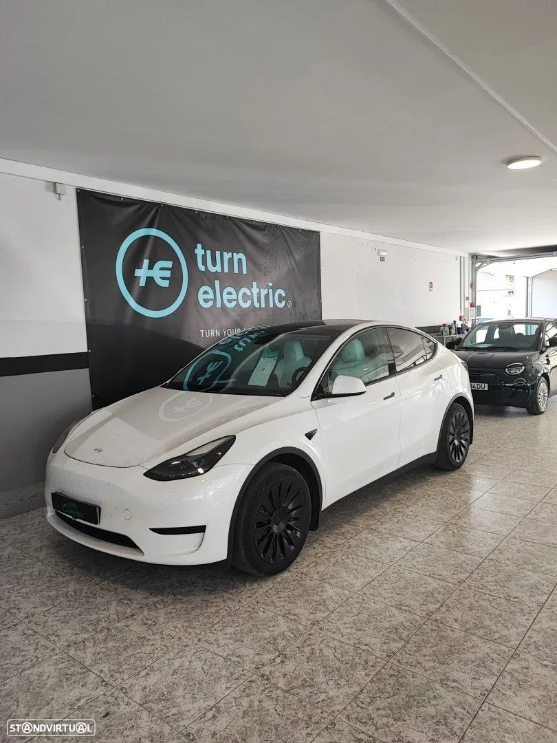 2023 Tesla Model Y Tração Traseira, photograph 2