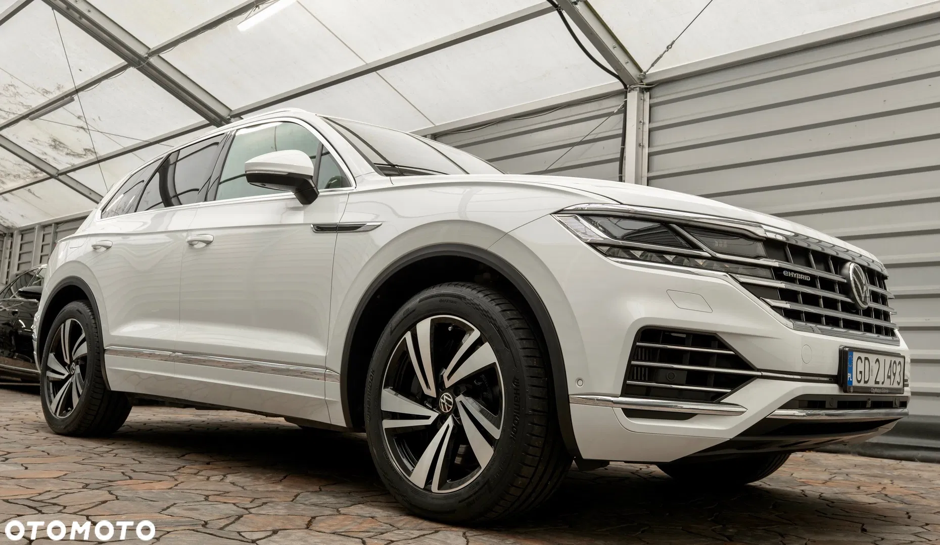 2023 Volkswagen Touareg 3.0 V6 TFSI Plug-In Hybrid 4Mot Elegance, photograph 6