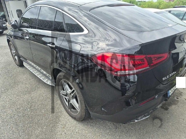2021 Mercedes-Benz GLE350 e 4MATIC Coupe, photograph 3
