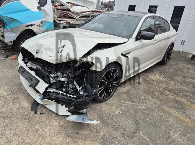 2022 BMW M5 Competition Package, photograph 3