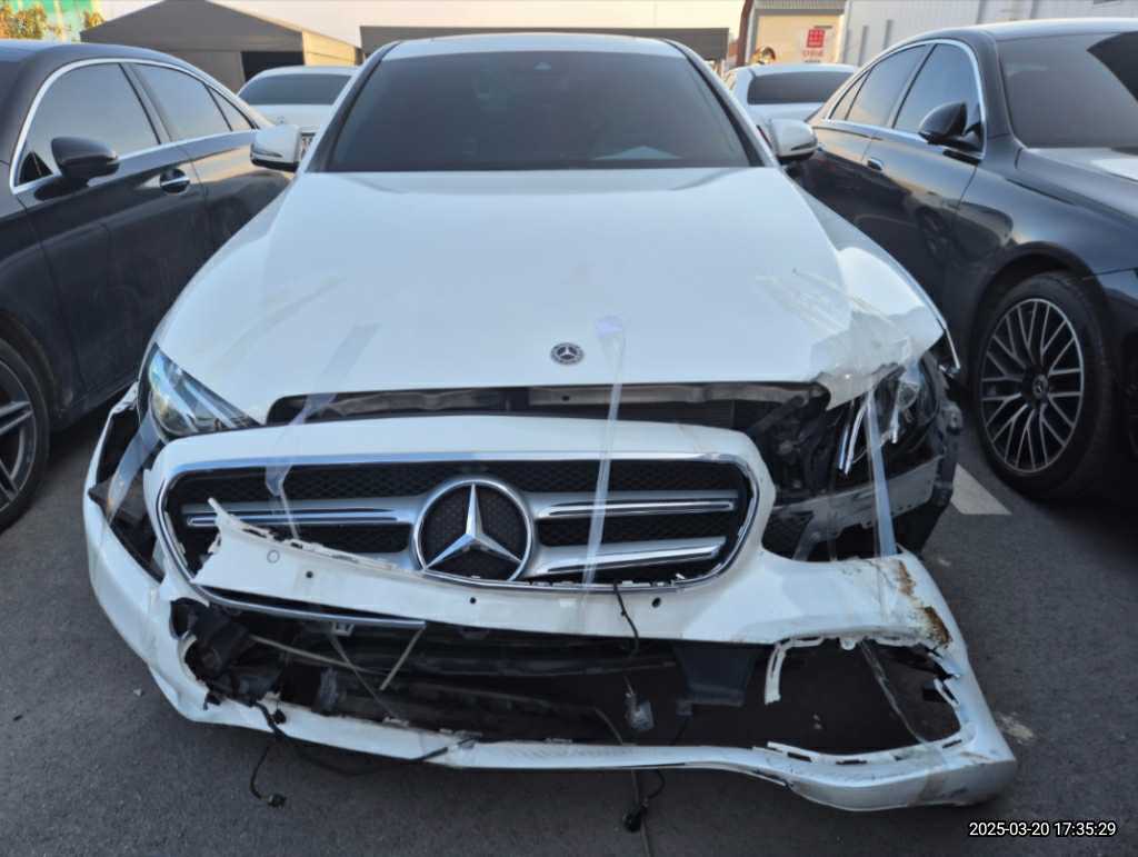 2018 Mercedes-Benz E200, photograph 1