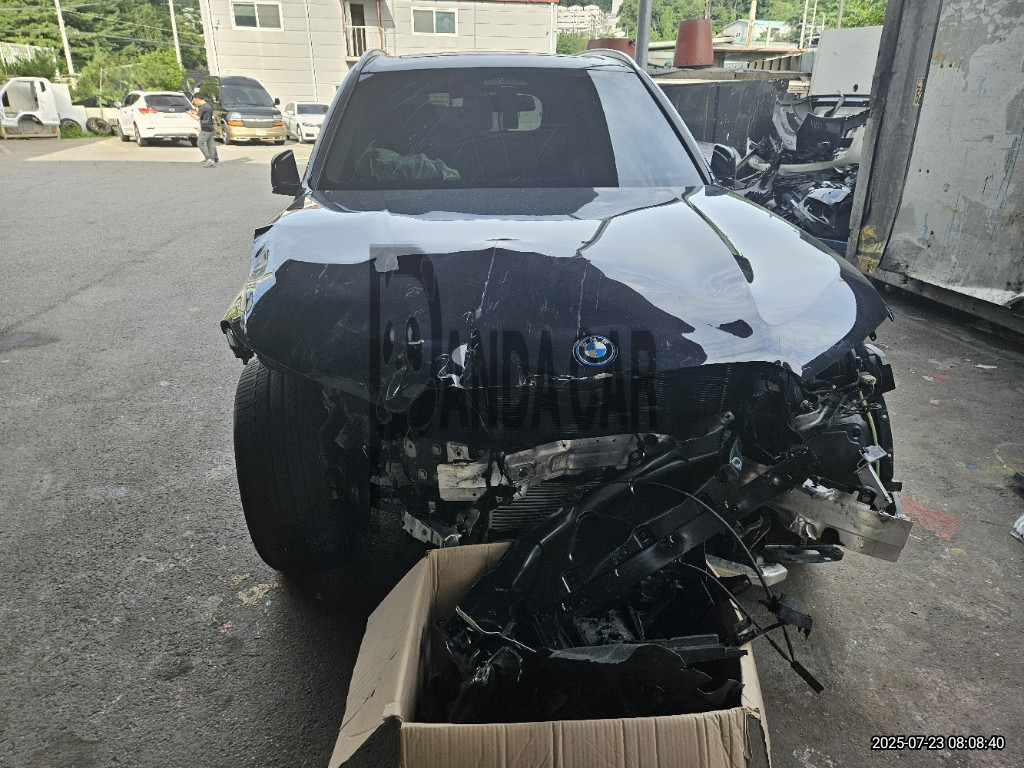 2022 BMW X5 xDrive45e iPerformance, photograph 2