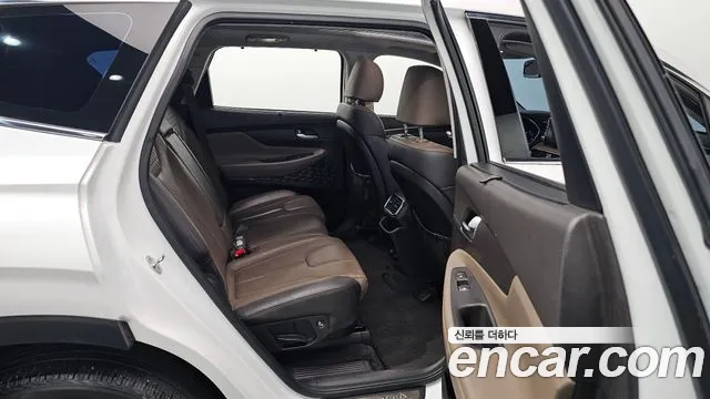 2019 Hyundai Santafe Diesel 2.0 2WD, photograph 5