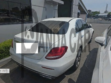 2017 Mercedes-Benz E220 d, photograph 5