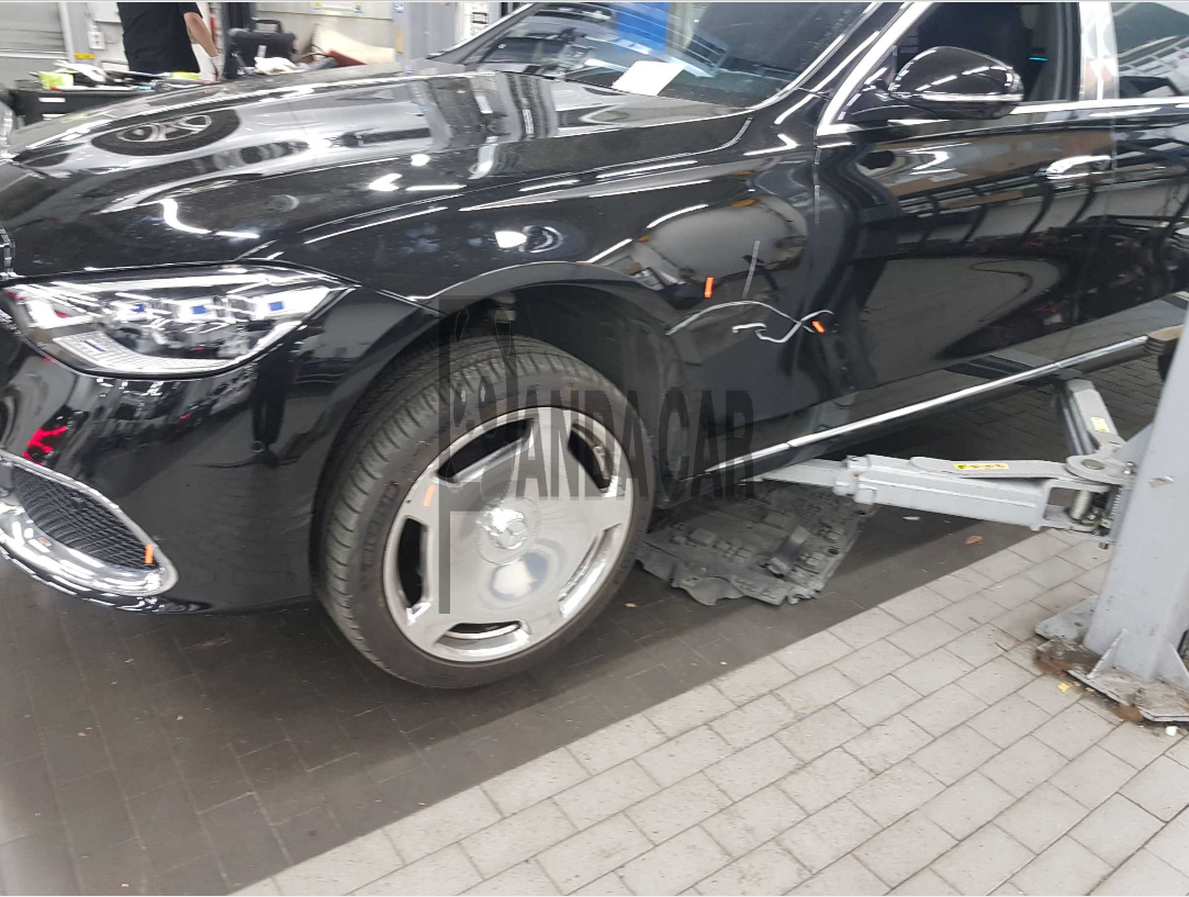 2023 Mercedes-Benz Mercedes-Maybach S580 4MATIC, photograph 4