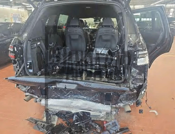 2025 BMW X7 xDrive40i, photograph 3