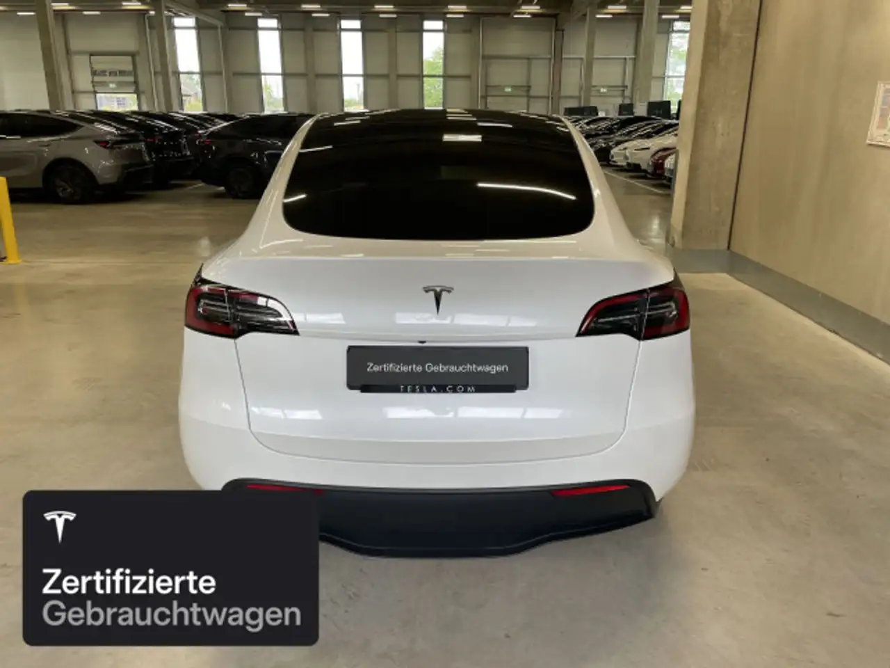 2023 Tesla Model Y Rear-Wheel Drive, photograph 6