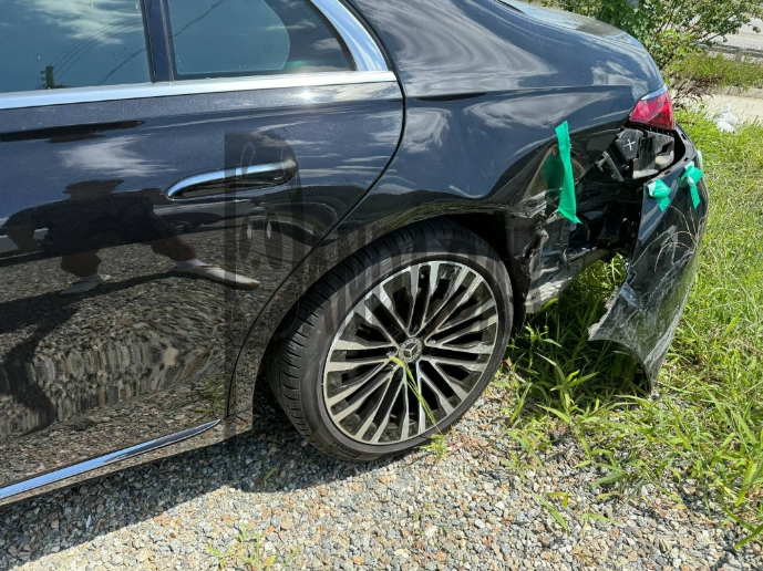 2023 Mercedes-Benz S450 4MATIC, photograph 2