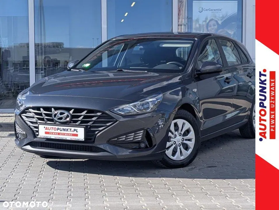 Hyundai i30 — photo 1 of 21