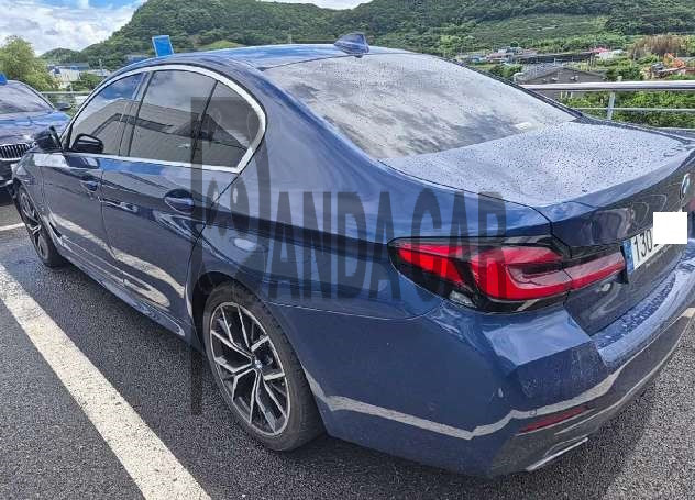 2021 BMW 530e, photograph 2