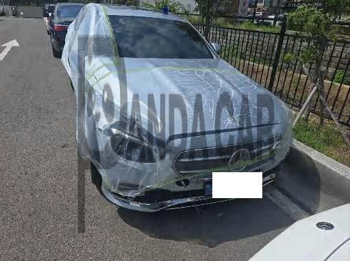 2022 Mercedes-Benz E350 4MATIC, photograph 1