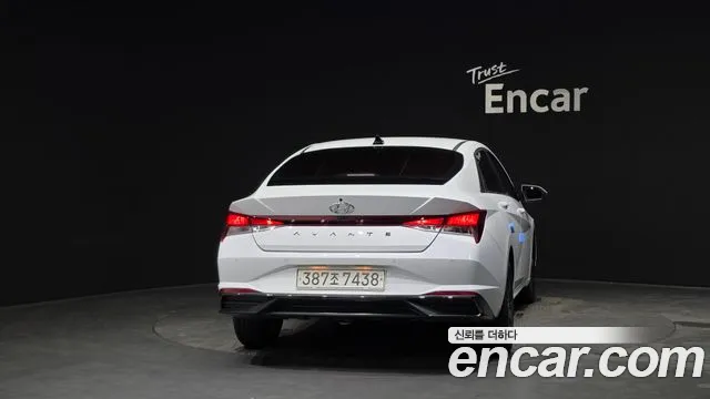 Hyundai AVANTE 1.6 — photo 1 of 30