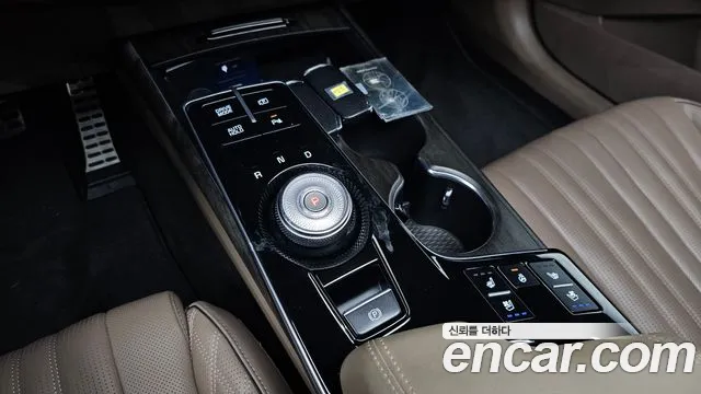 Kia K8 Signature — photo 1 of 36