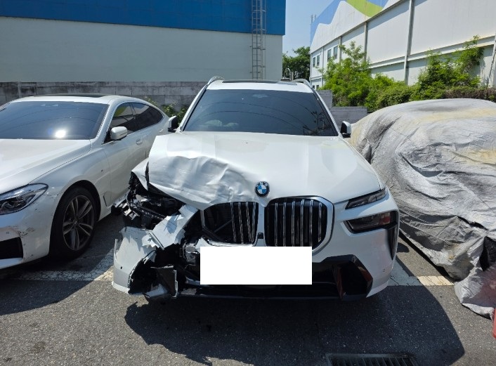 2025 BMW X7 xDrive40i, photograph 1