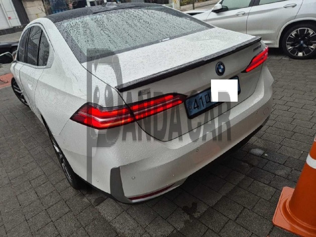 2024 BMW i5 eDrive40, photograph 2