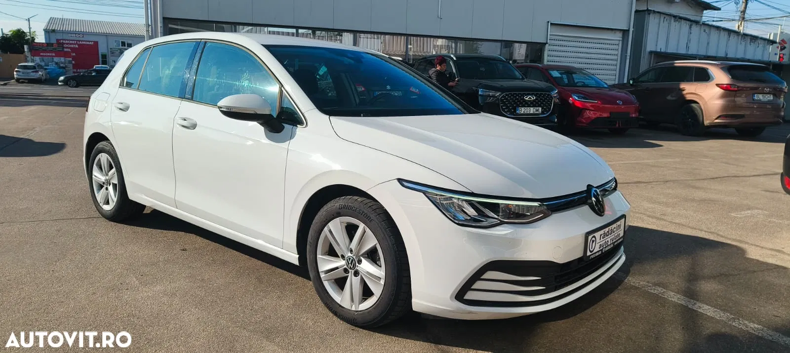 2021 Volkswagen Golf 1.0 TSI Life, photograph 1