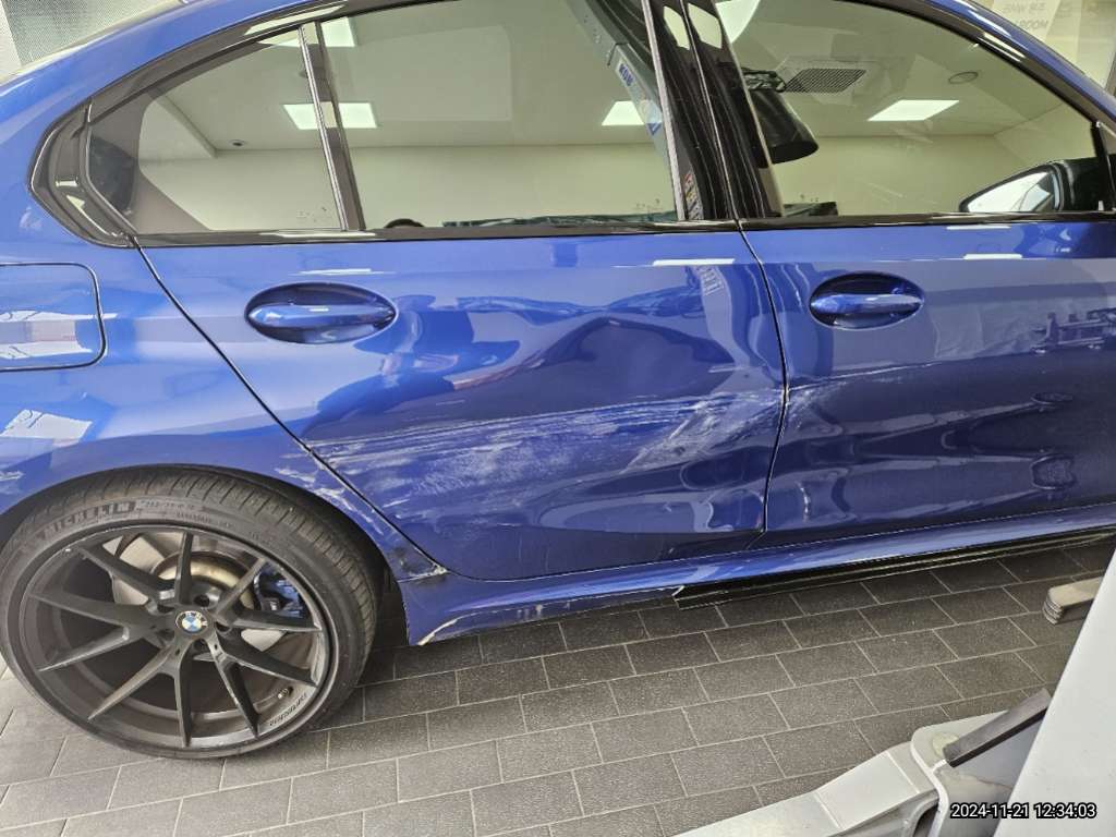 2019 BMW 330i M Sport Package, photograph 5