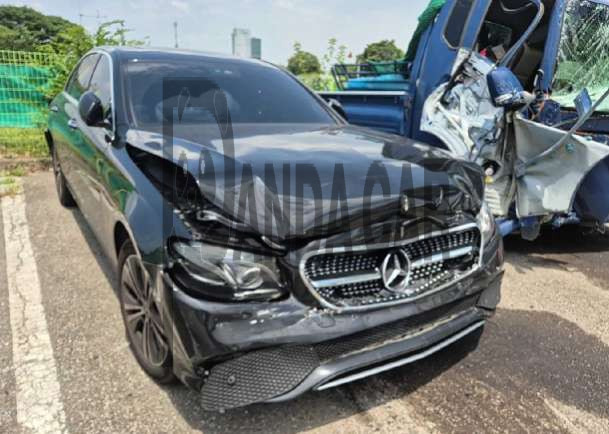 2020 Mercedes-Benz Benz E220 d, photograph 3